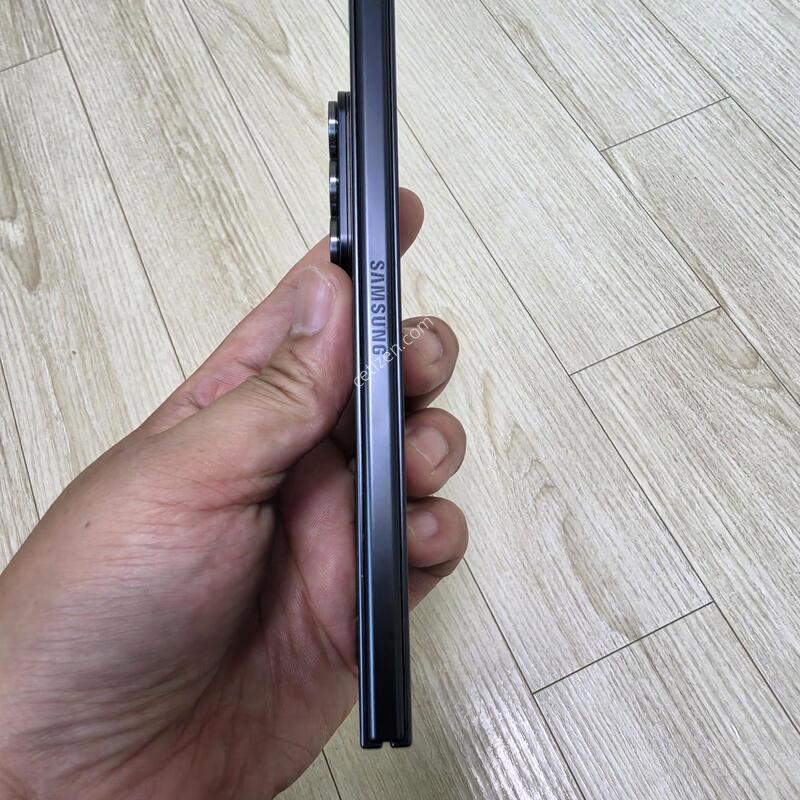 ����7 ���� kt 256g �Ǹ��մϴ�.