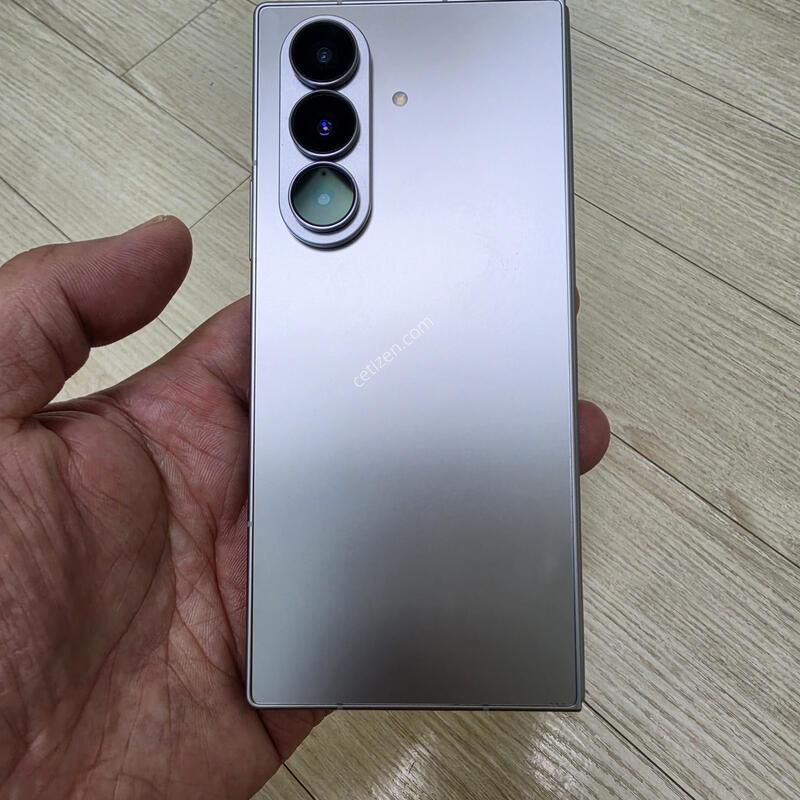 ����7 �ǹ� ktf 256gb �Ǹ��մϴ�.