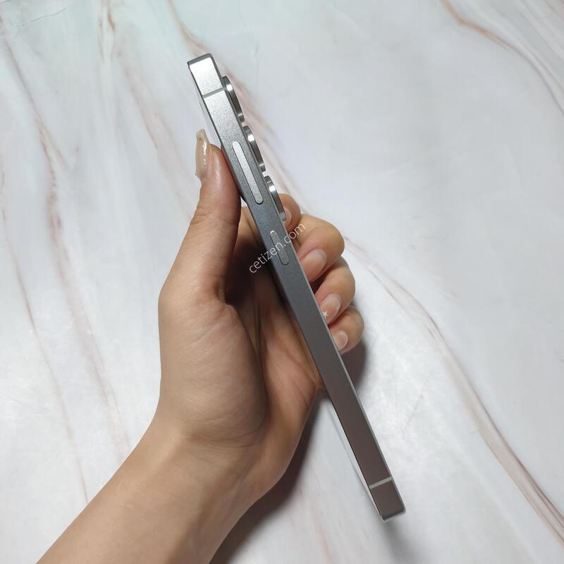 SK ������ S25��Ʈ�� ƼŸ���ǹ����� 256G S�� �Ǹ��մϴ�