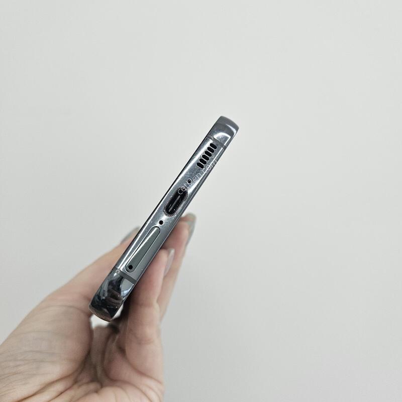 S23�÷��� 256G �׸������Դϴ�.