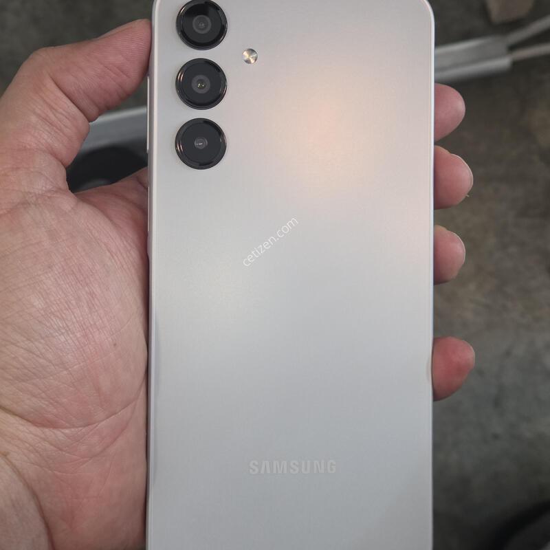������A16 (128GB) �˴ϴ� Ǯ�� S��