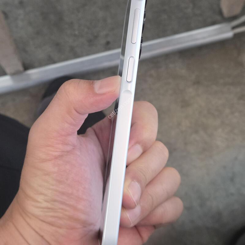 ������A16 (128GB) �˴ϴ� Ǯ�� S��