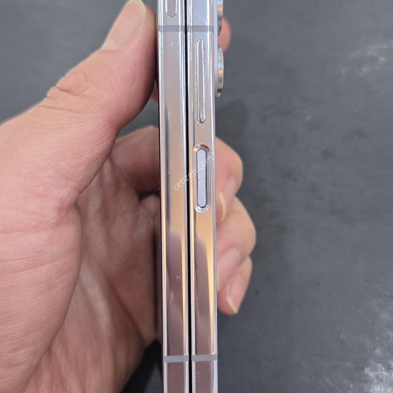 ����������5 ���̽����� 256GB �Ǹ��մϴ�.