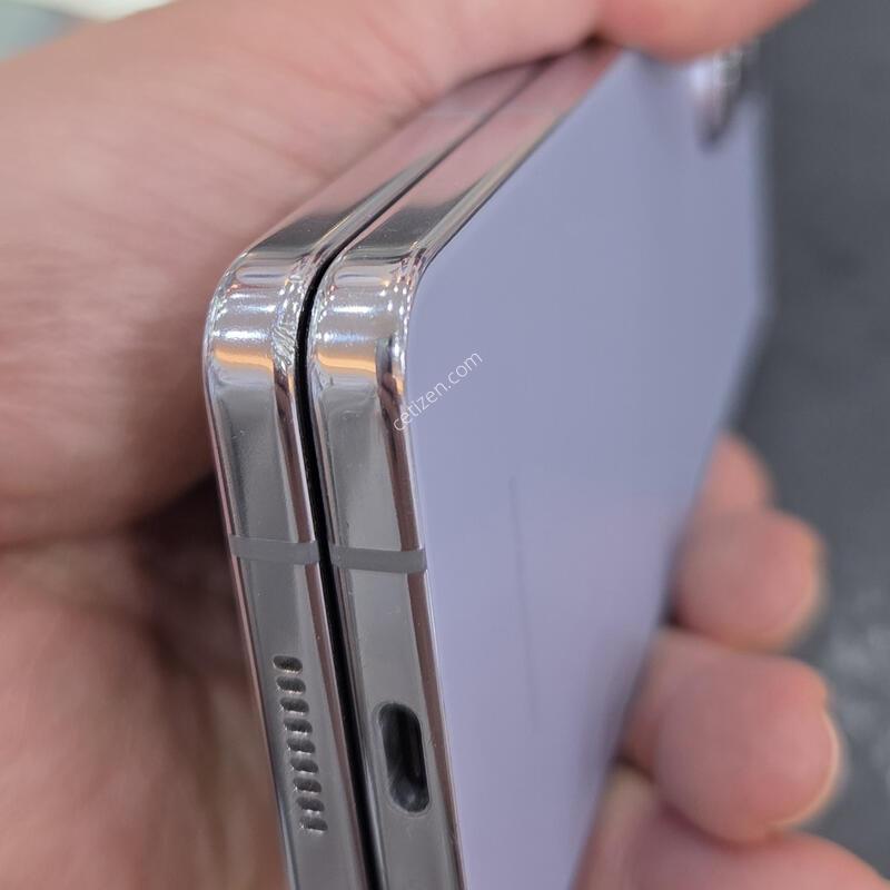 ����������5 ���̽����� 256GB �Ǹ��մϴ�.