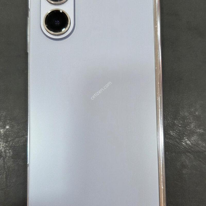 ����������5 ���̽����� 256GB �Ǹ��մϴ�.