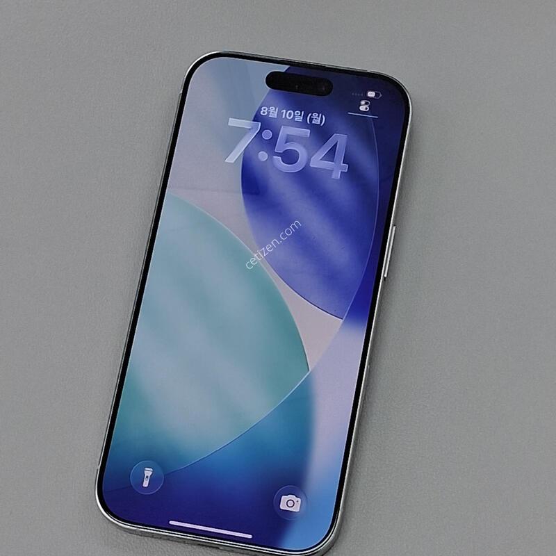 ������16���� 256GB ȭ��ƮƼŸ��