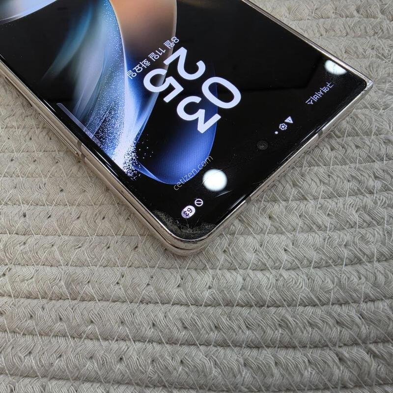 ������ ����4  256GB �Ǹ��մϴ�. ��������/ �ܺ� ��ܾ���