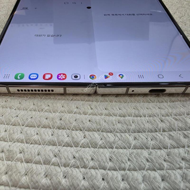 ������ ����4  256GB �Ǹ��մϴ�. ��������/ �ܺ� ��ܾ���