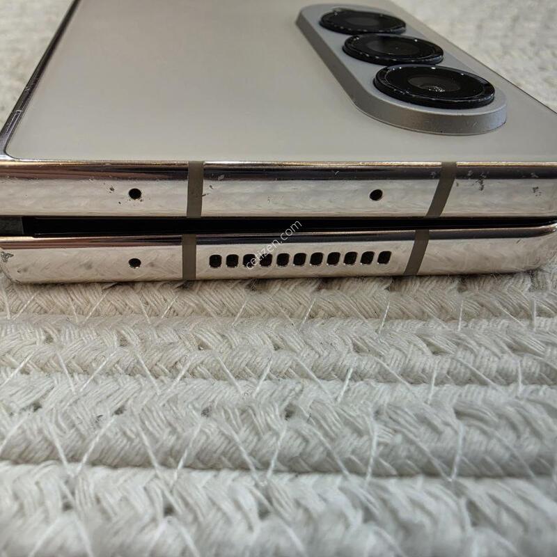 ������ ����4  256GB �Ǹ��մϴ�. ��������/ �ܺ� ��ܾ���