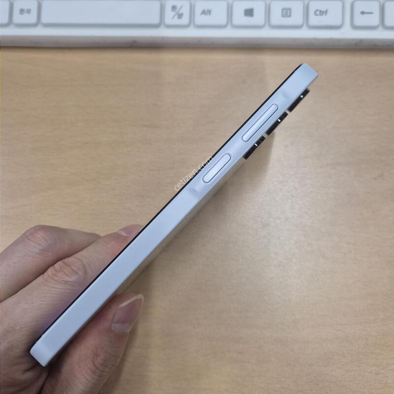 ������A15 ȭ��Ʈ SS�� 128GB