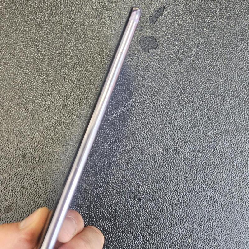 ������ ����V30S �������� �ܸ��� �߰���