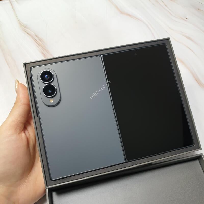 SK ������ Z����8 ���̵� �׶�����Ʈ 256G �̻�� S�� Ǯ�ڽ� �Ǹ�