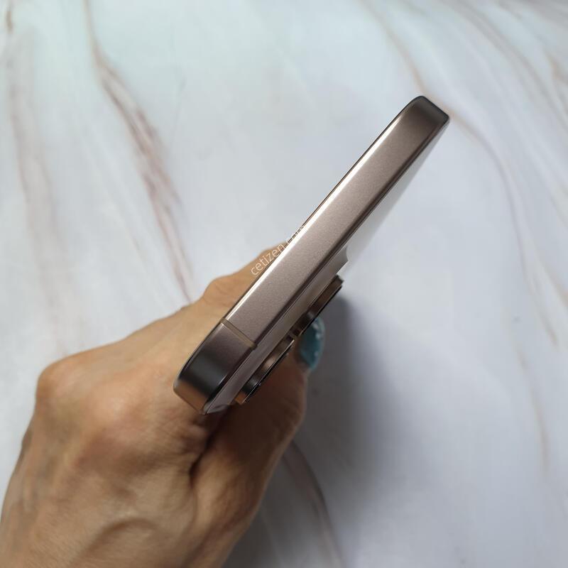 ������ 16���θƽ� ����ƮƼŸ�� 256G S�� �Ǹ��մϴ�