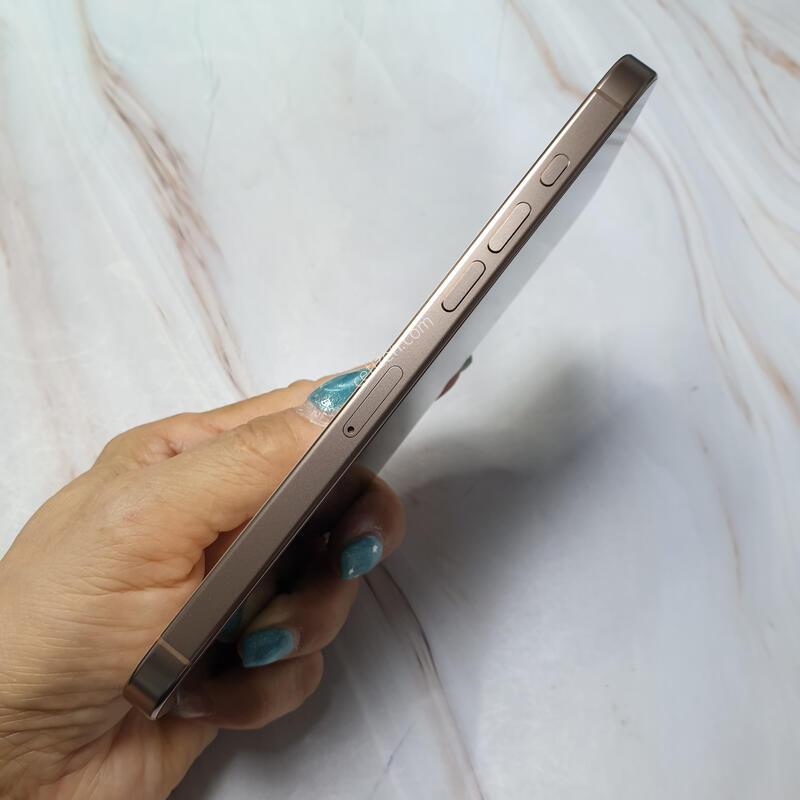 ������ 16���θƽ� ����ƮƼŸ�� 256G S�� �Ǹ��մϴ�
