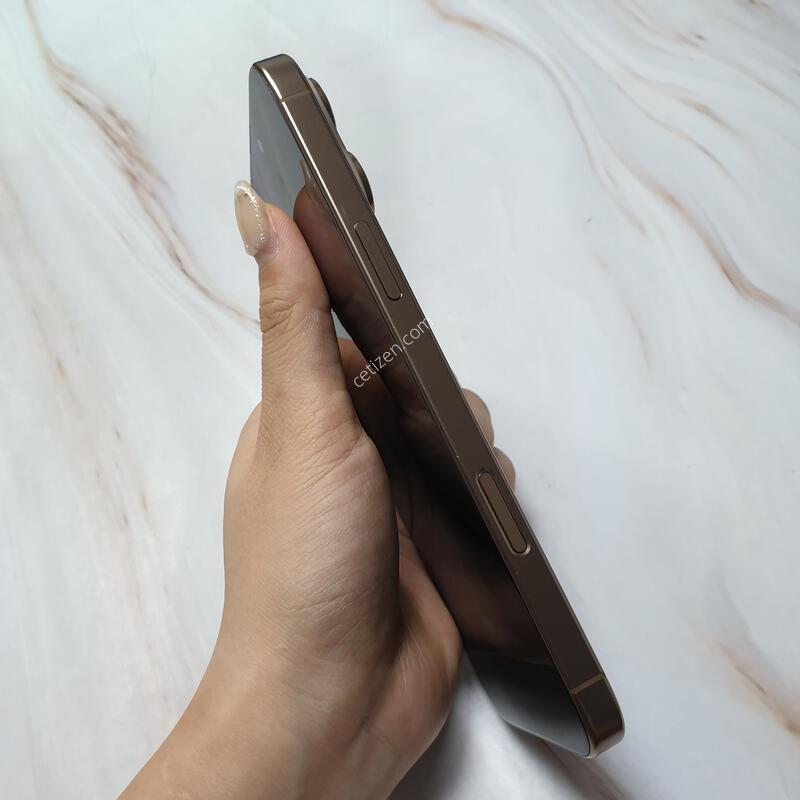 ������ 16���θƽ� ����ƮƼŸ�� 256G S�� �Ǹ��մϴ�