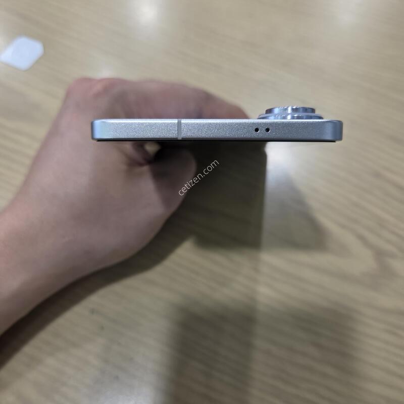S25����