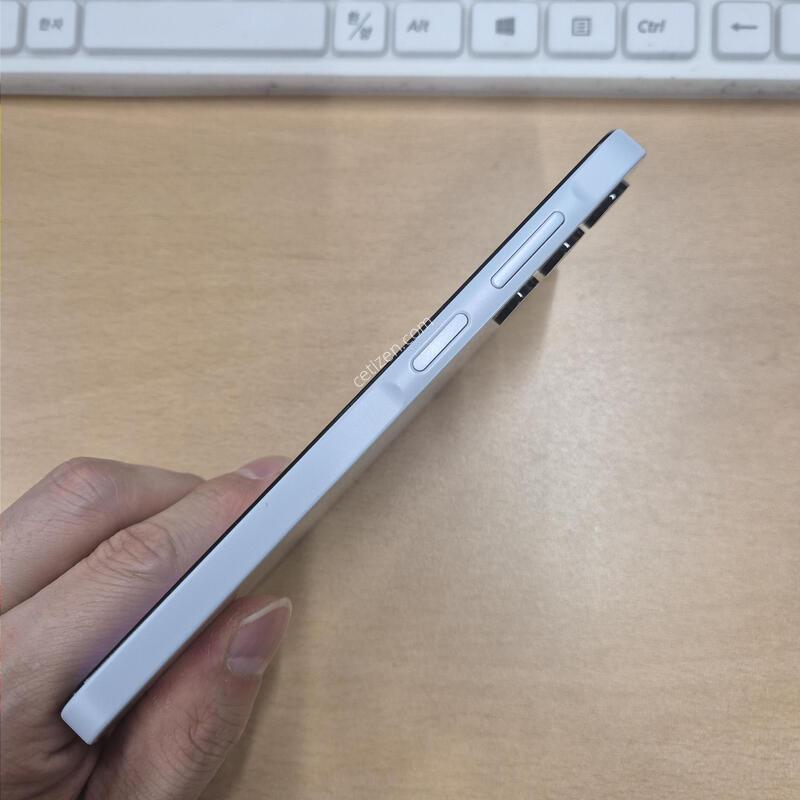������A15 ȭ��Ʈ SS�� 128GB