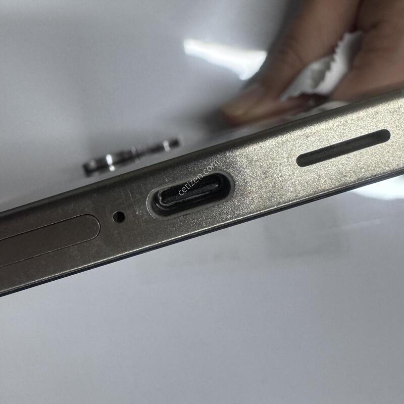 S938 /ƼŸ�� �׷���/ 512GB /ī�޶� ���� �׵θ��� ����/ SK�������� /�����Ⱓ����
