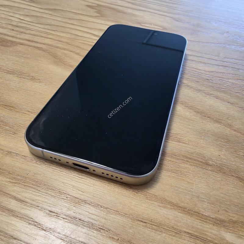 ������15���� 128GB ȭ��Ʈ