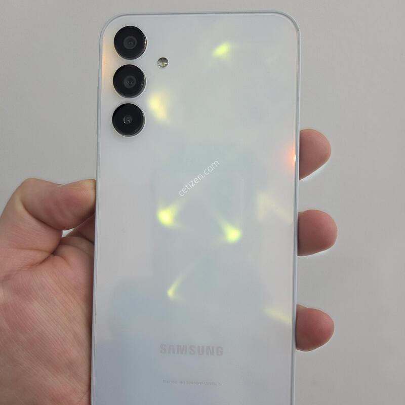 ������ A15 128GB ȭ��Ʈ
