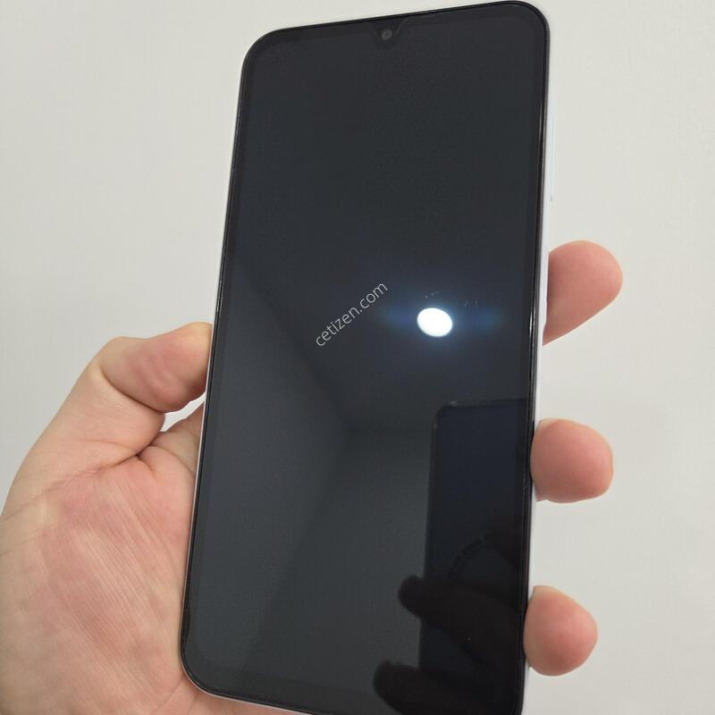 ������ A15 128GB ȭ��Ʈ
