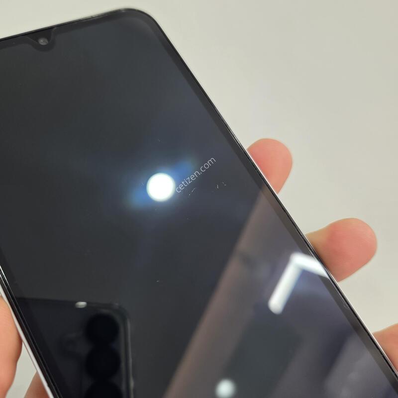 ������ A15 128GB ȭ��Ʈ