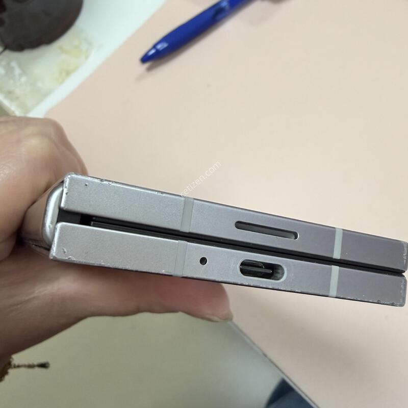 ������ Z����6  256GB