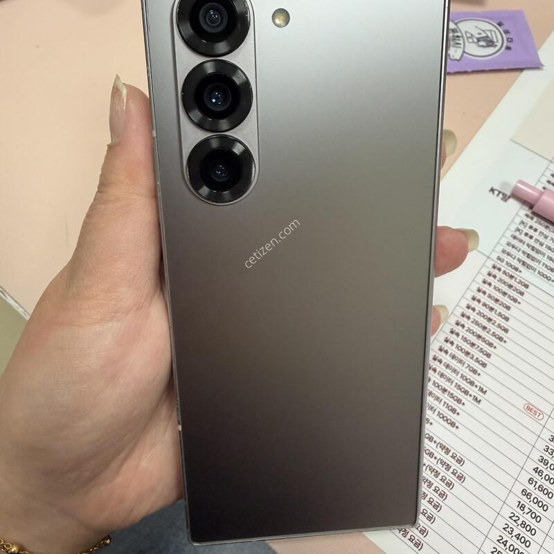 ������ Z����6  256GB