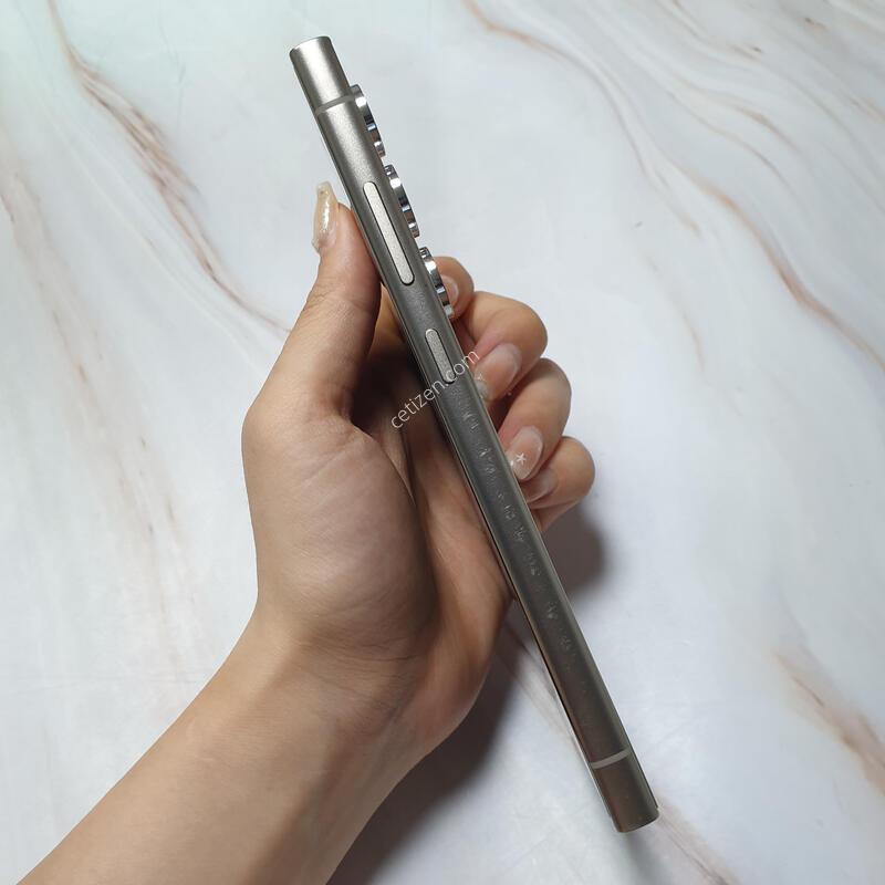 KT ������ S24��Ʈ�� ƼŸ���׷��� 256G A�� �Ǹ��մϴ�