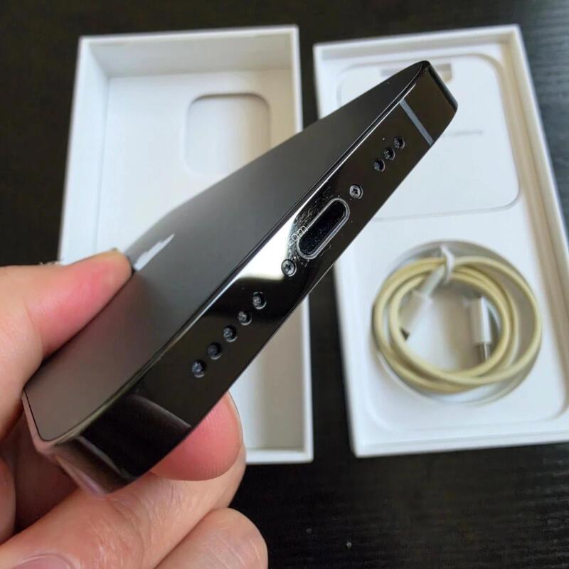 ������ 14���� 256GB �����̽� ����