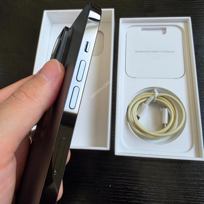 ������ 14���� 256GB �����̽� ����