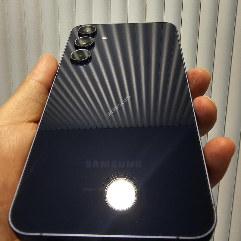 ������ ����5  SM-A556S