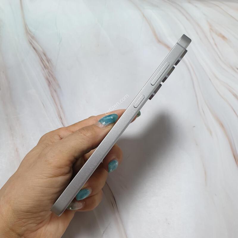 LG ������ S24FE �׷��� 256G A�� �Ǹ��մϴ�
