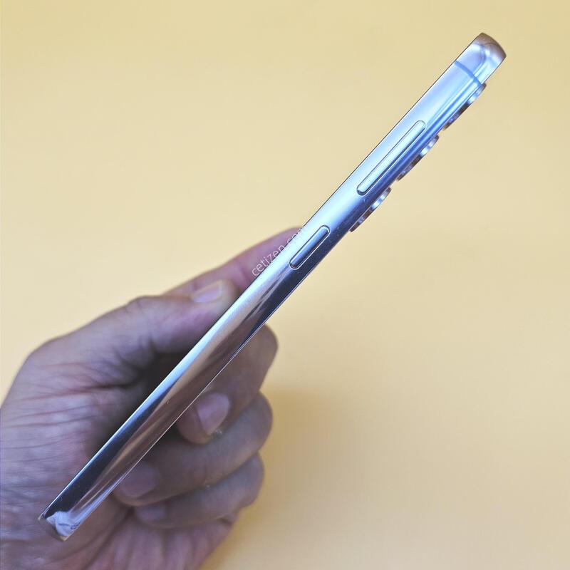 [���۱�]������S22 �ֻ������� 256G ���� ����� �߰���
