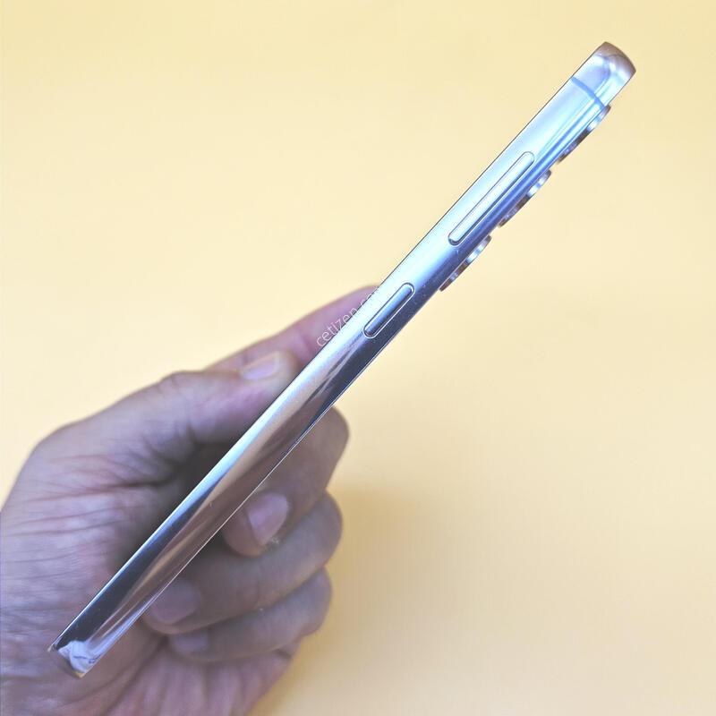[���۱�]������S22 �ֻ������� 256G ���� ����� �߰���