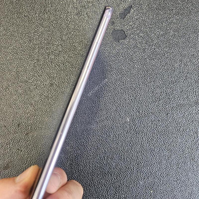 ������ ����V30S �������� �ܸ��� �߰���