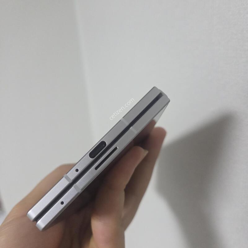 ����7 054