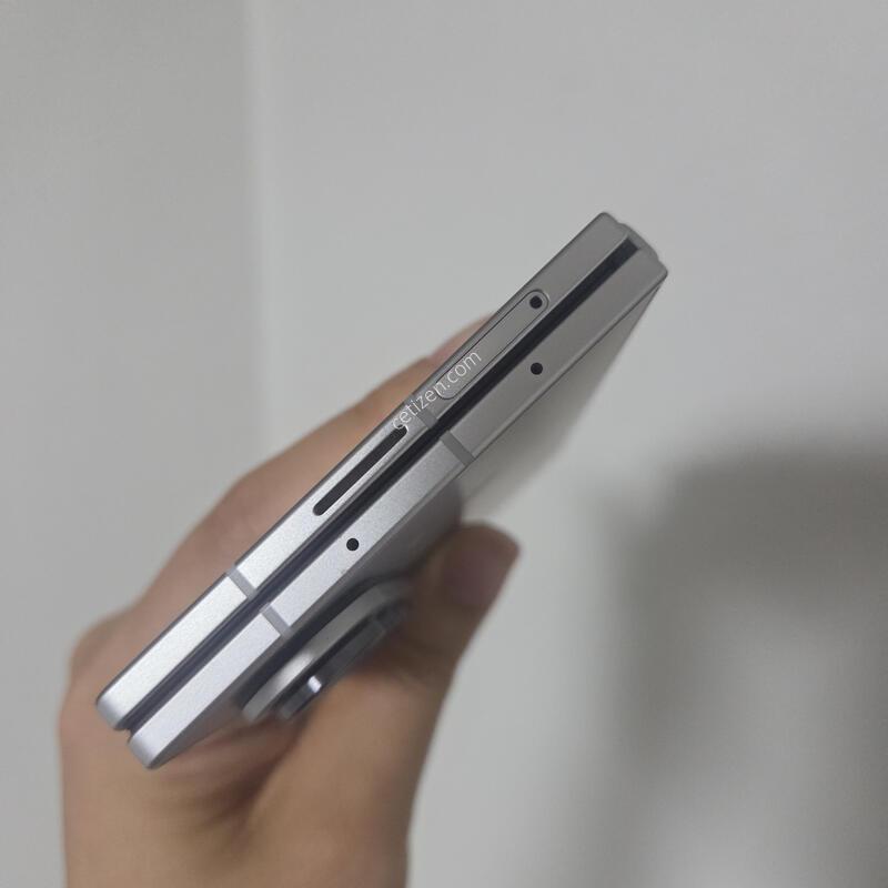����7 054