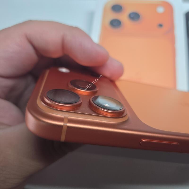 ������ 17���� 256GB �ڽ��� ������