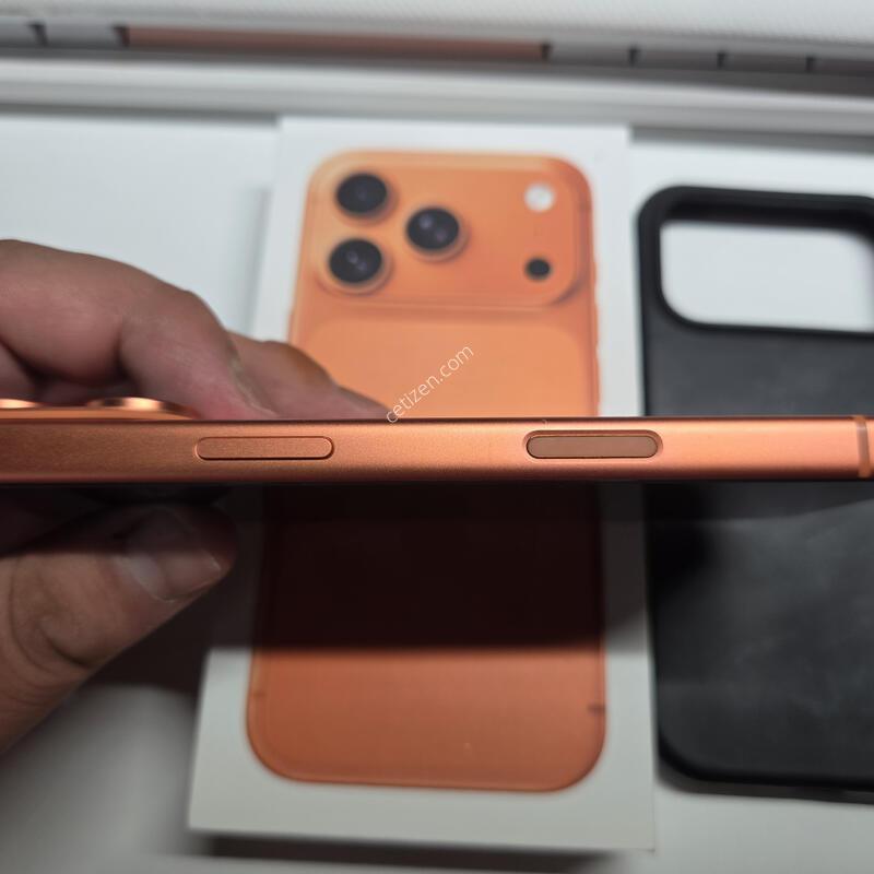 ������ 17���� 256GB �ڽ��� ������