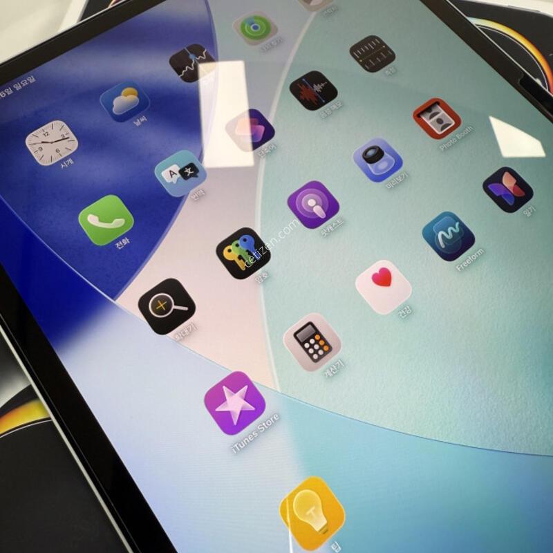 �ܼ����� �����е�����11��ġM5 512GB �Ǹ��մϴ�.