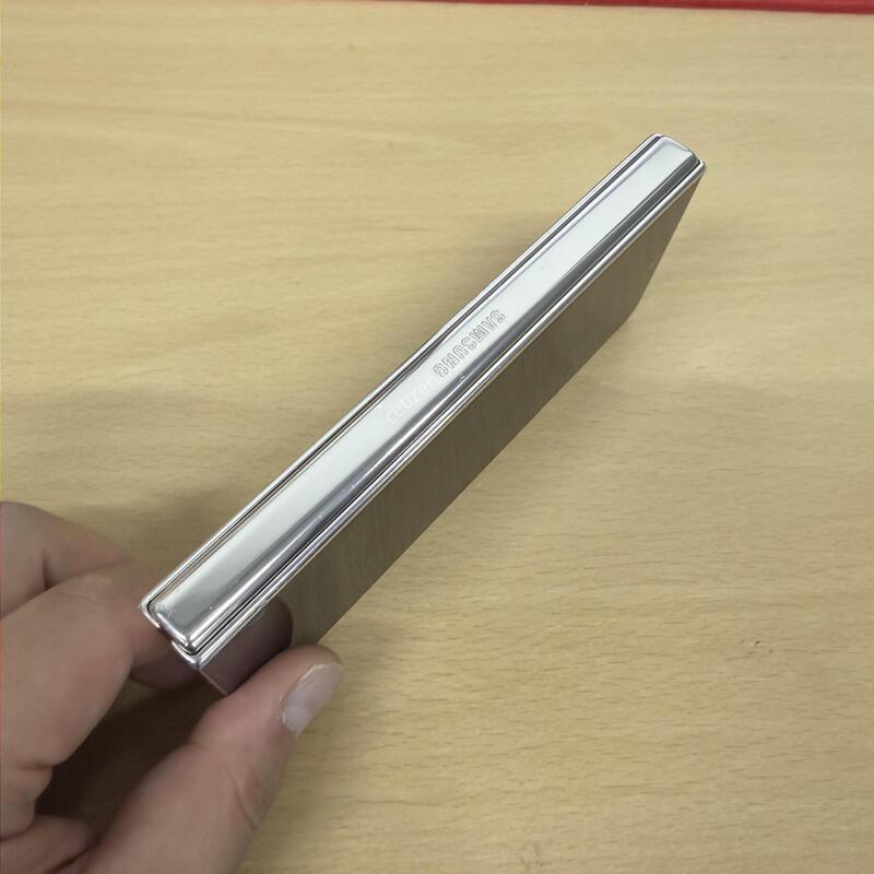 ������Z����4 ������ 512GB