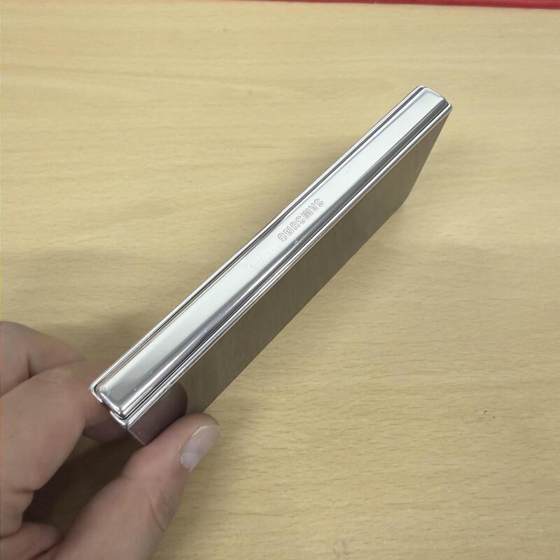������Z����4 ������ 512GB
