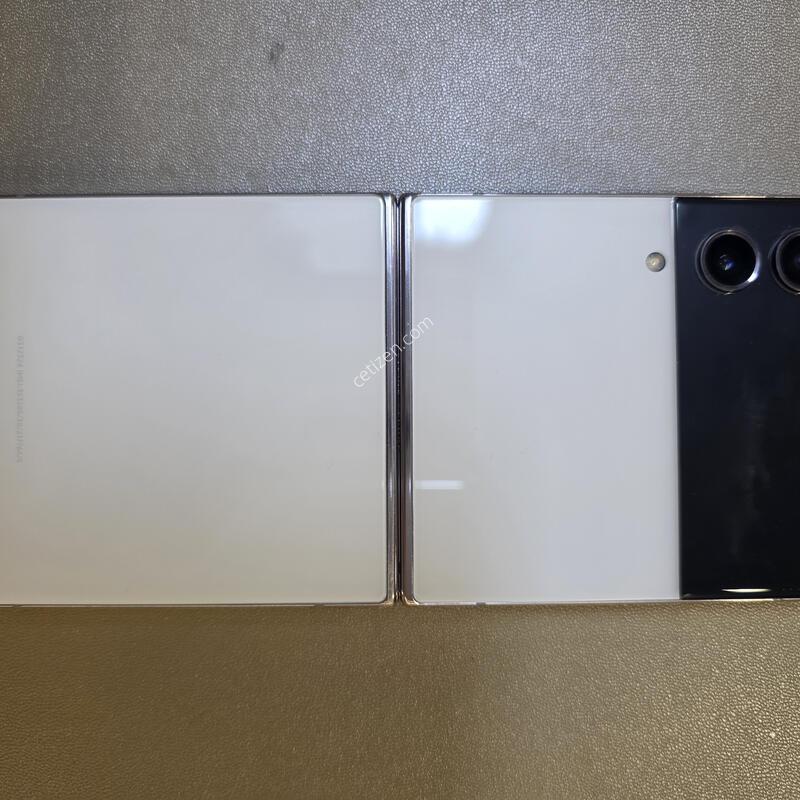 ������Z�ø�4  256GB SM-F721N ȭ��Ʈ