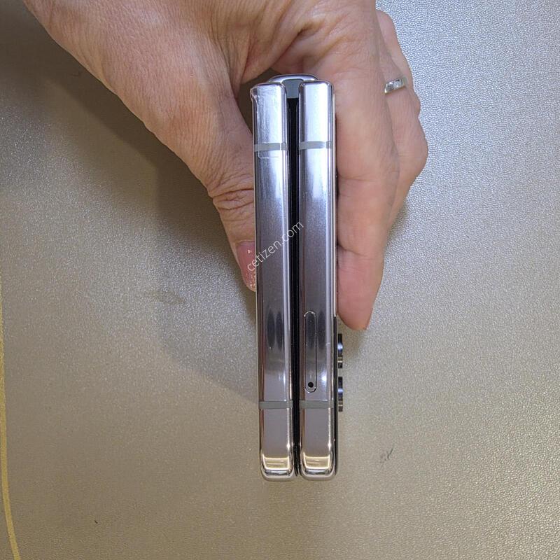 ������Z�ø�4  256GB SM-F721N ȭ��Ʈ