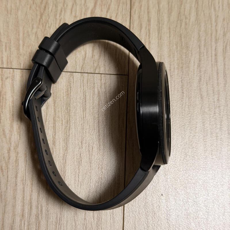 A�� R895 ������ ��ġ4 Ŭ���� 46mm LTE ����