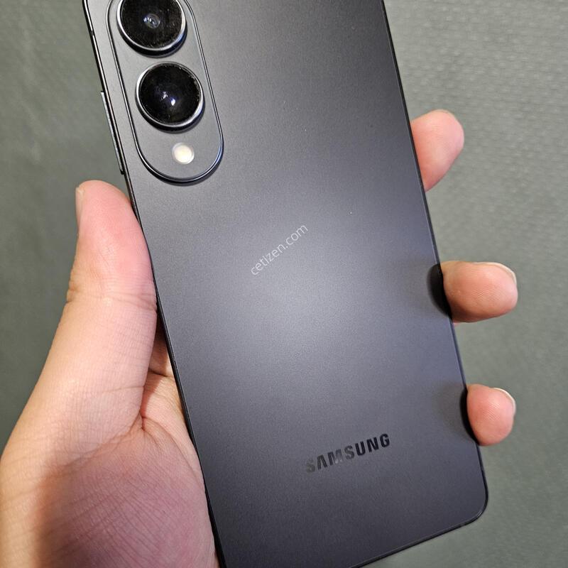 ������ S25���� 512GB ���� �ΰ��˴ϴ�
