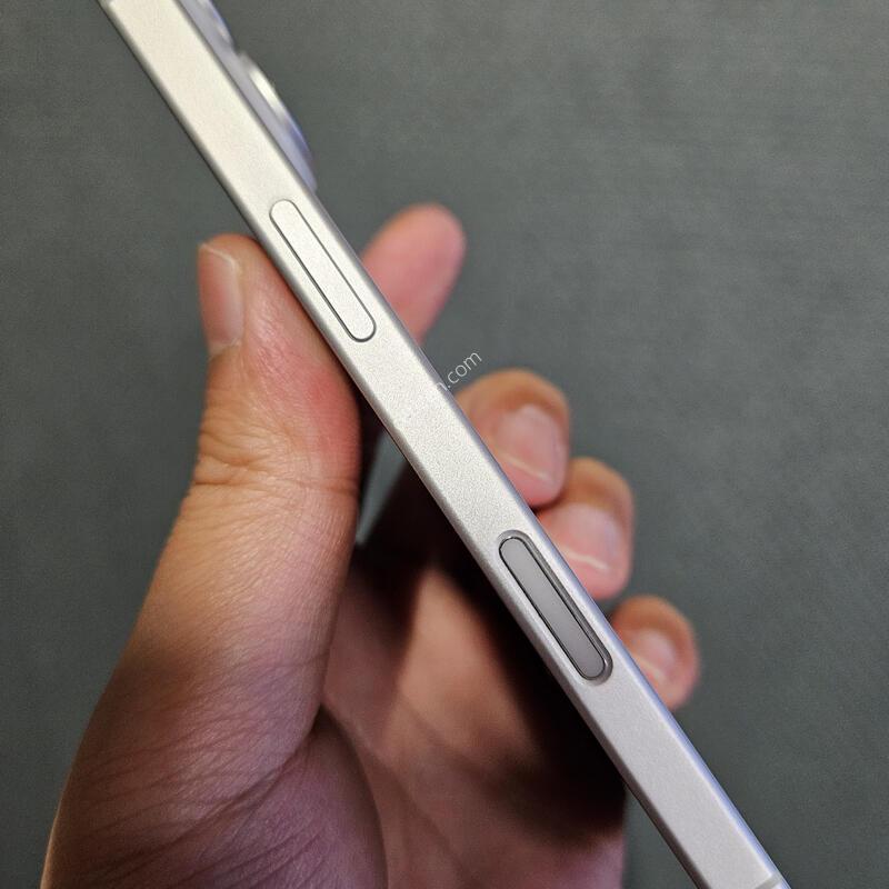 ������ 17 256GB ȭ��Ʈ ���͸����� 100%