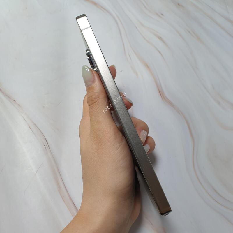 KT ������ S25��Ʈ�� ƼŸ������ 512G ������ �Ǹ��մϴ�