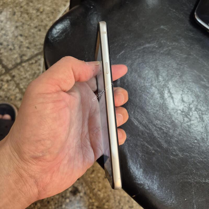 LG Q6